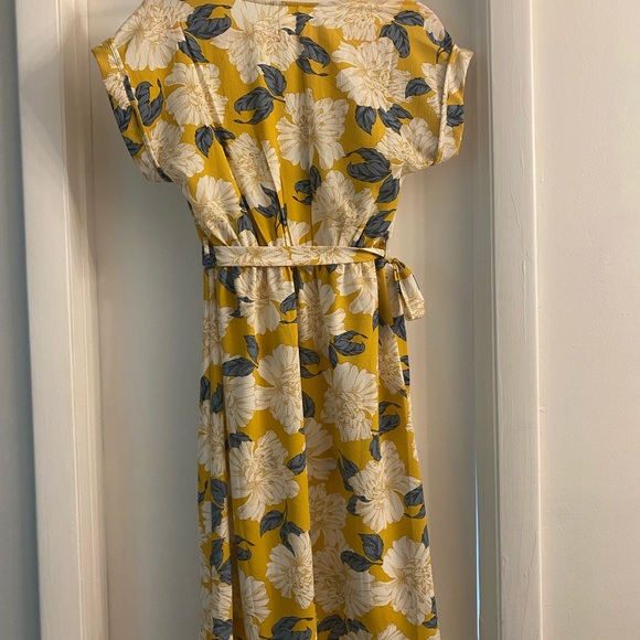 Floral Dress - Picture 2 of 3